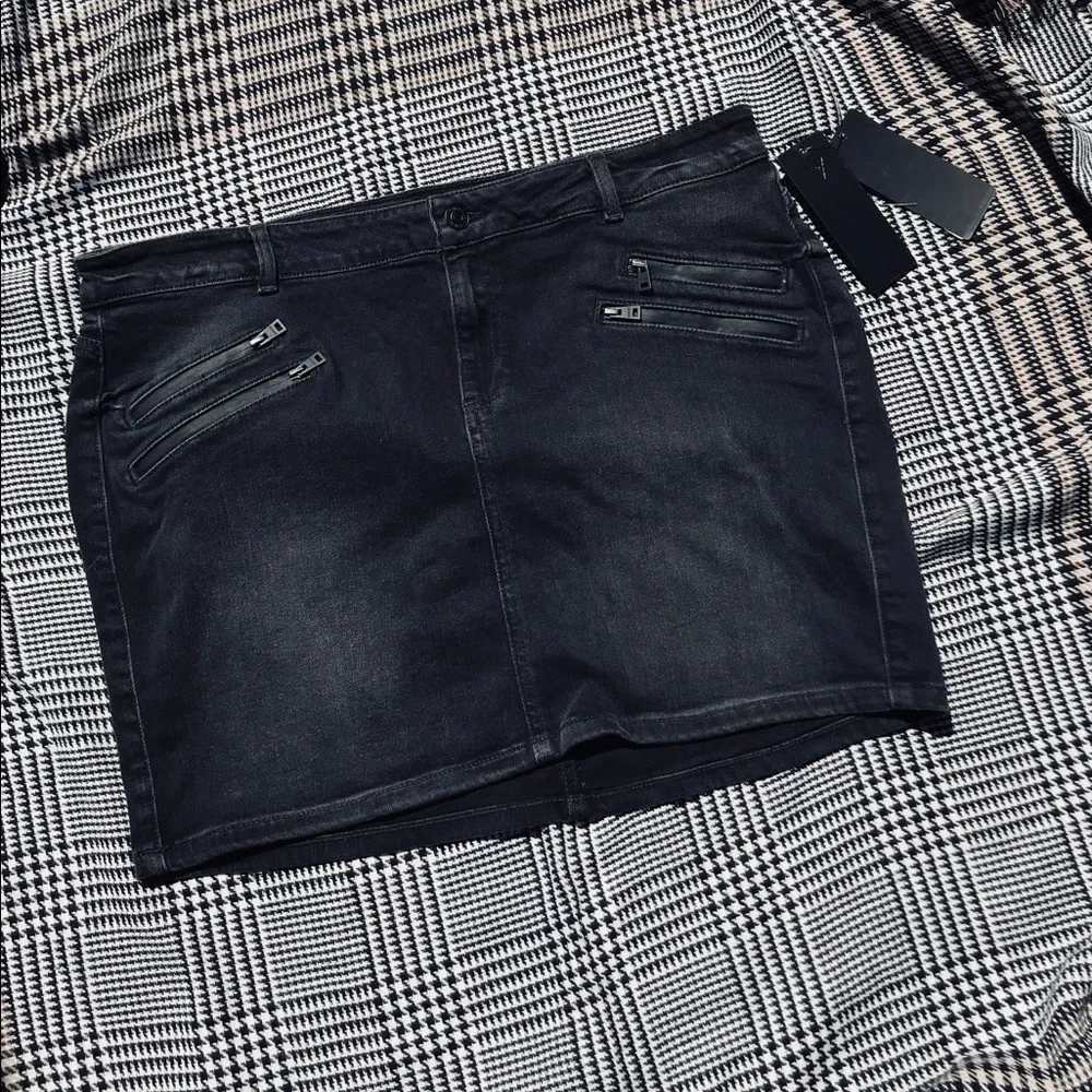 Retro Black Dark Wash Denim Guess Biker Mini Skirt with Tags